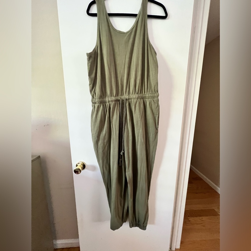 Universal Threads green jumpsuit
